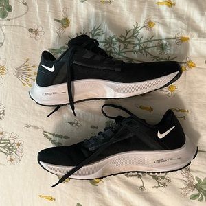 Nike women’s sneakers